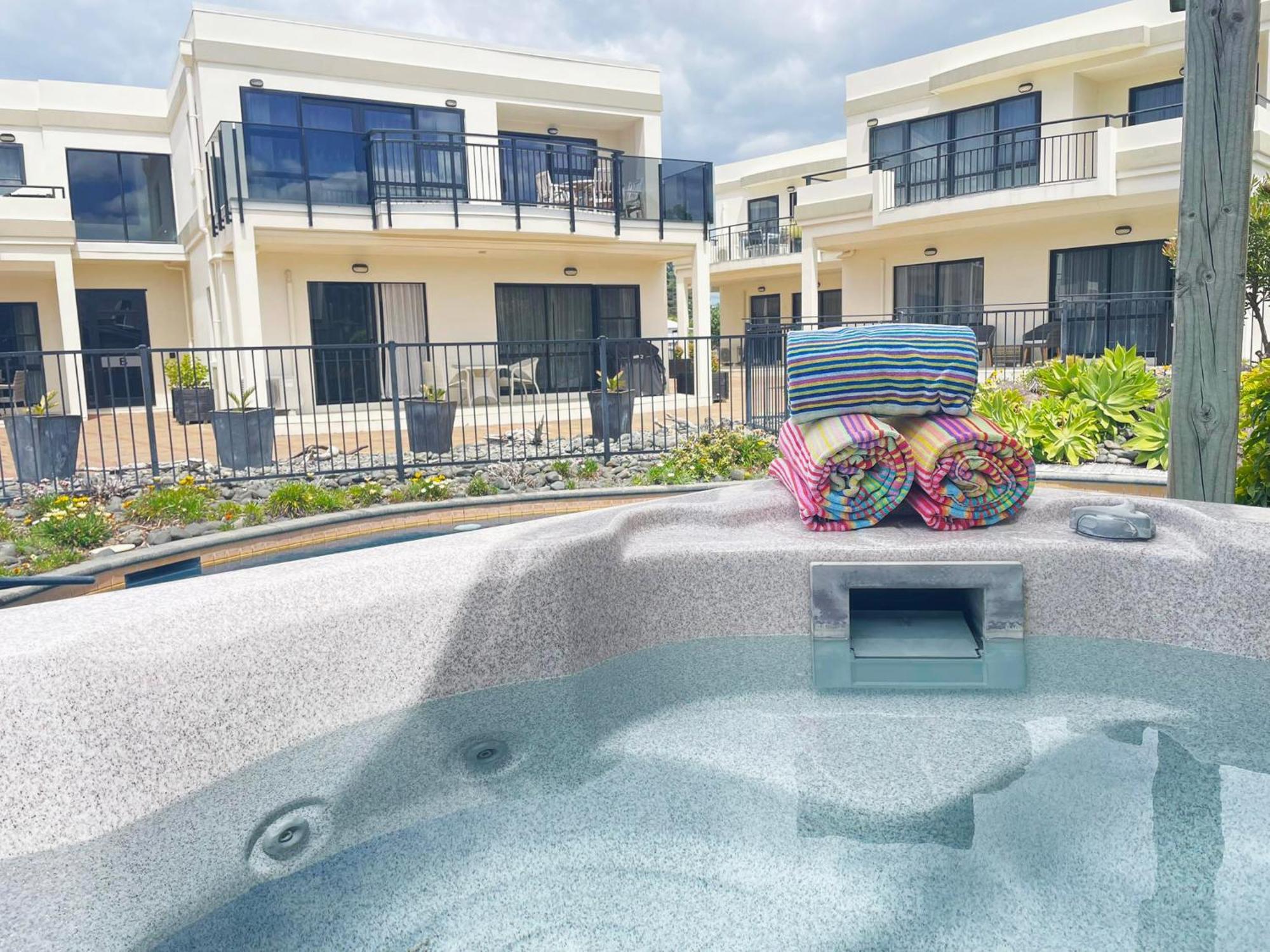 Ocean Breeze Resort Pauanui Kültér fotó